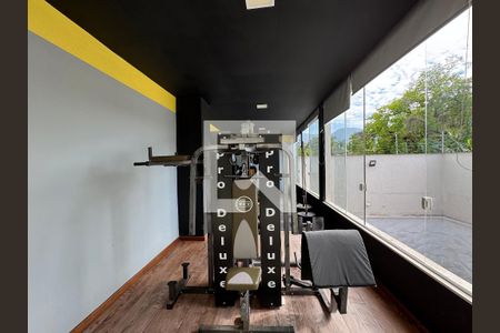 Casa de condomínio à venda com 380m², 4 quartos e 2 vagas Casa de condomínio à venda com 380m², 4 quartos e 2 vagasSuíte Master - Academia