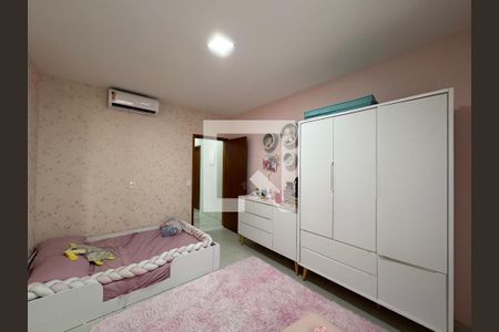 Casa de condomínio à venda com 380m², 4 quartos e 2 vagas Casa de condomínio à venda com 380m², 4 quartos e 2 vagasSuíte 2