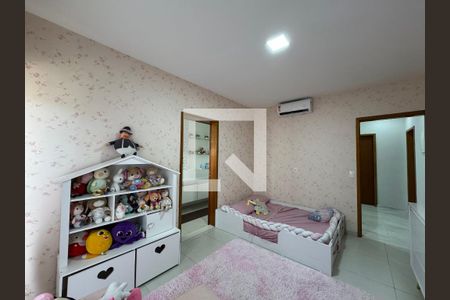 Casa de condomínio à venda com 380m², 4 quartos e 2 vagas Casa de condomínio à venda com 380m², 4 quartos e 2 vagasSuíte 2