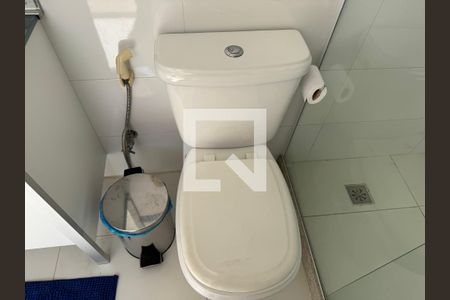 Casa de condomínio à venda com 380m², 4 quartos e 2 vagas Casa de condomínio à venda com 380m², 4 quartos e 2 vagasÁrea externa - Banheiro