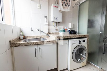 Apartamento à venda com 110m², 3 quartos e 2 vagas Apartamento à venda com 110m², 3 quartos e 2 vagasÁrea de serviço