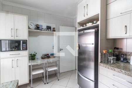 Apartamento à venda com 110m², 3 quartos e 2 vagas Apartamento à venda com 110m², 3 quartos e 2 vagasCozinha