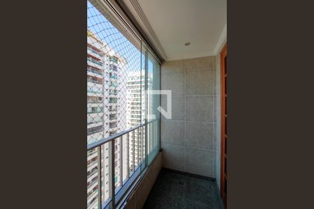 Apartamento para alugar com 110m², 3 quartos e 2 vagasVaranda