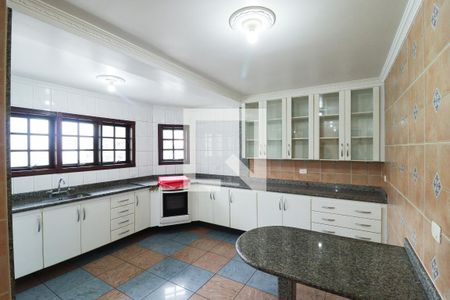 Casa à venda com 330m², 2 quartos e 6 vagasCozinha