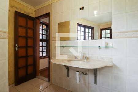 Casa à venda com 330m², 2 quartos e 6 vagasBanheiro da Suíte