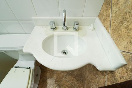 Casa à venda com 330m², 2 quartos e 6 vagasBanheiro Social