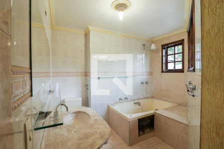 Casa à venda com 330m², 2 quartos e 6 vagasBanheiro da Suíte