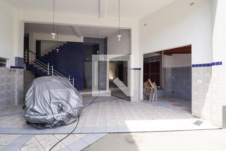 Casa à venda com 330m², 2 quartos e 6 vagasÁrea Comum