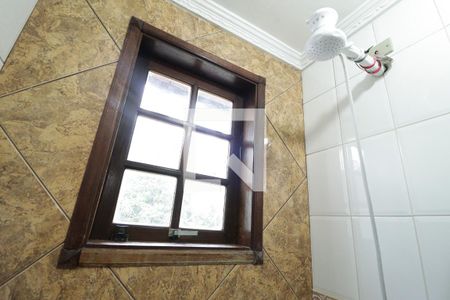 Casa à venda com 330m², 2 quartos e 6 vagasBanheiro Social