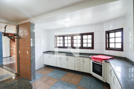 Casa à venda com 330m², 2 quartos e 6 vagasCozinha