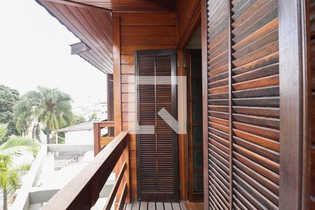 Casa à venda com 330m², 2 quartos e 6 vagasVaranda de Suíte