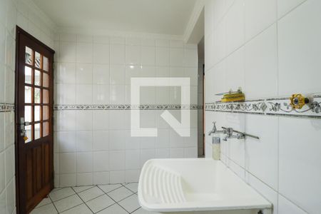 Casa à venda com 330m², 2 quartos e 6 vagasÁrea de Serviço