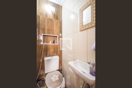 Casa à venda com 151m², 4 quartos e 2 vagasBanheiro de serviço