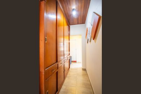 Casa à venda com 151m², 4 quartos e 2 vagasCorredor