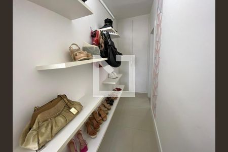 Casa para alugar com 1000m², 4 quartos e 4 vagas Casa para alugar com 1000m², 4 quartos e 4 vagasCloset Suíte 3