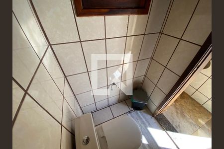 Casa para alugar com 1000m², 4 quartos e 4 vagas Casa para alugar com 1000m², 4 quartos e 4 vagasBanheiro de Serviço