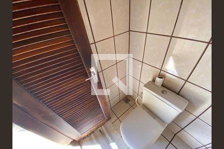 Casa para alugar com 1000m², 4 quartos e 4 vagas Casa para alugar com 1000m², 4 quartos e 4 vagasBanheiro de Serviço