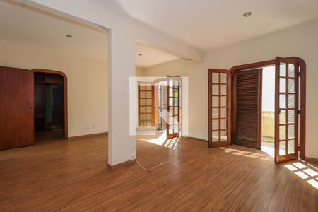 Casa para alugar com 750m², 4 quartos e 6 vagas Casa para alugar com 750m², 4 quartos e 6 vagasSuíte 3