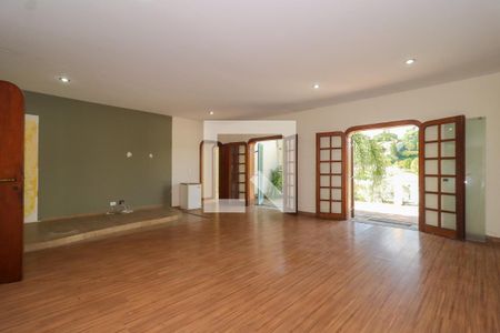 Casa para alugar com 750m², 4 quartos e 6 vagas Casa para alugar com 750m², 4 quartos e 6 vagasSuite 1