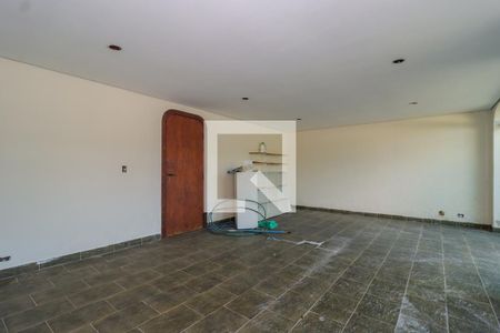 Casa para alugar com 750m², 4 quartos e 6 vagas Casa para alugar com 750m², 4 quartos e 6 vagasÁrea comum - Salão de festas
