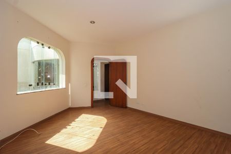 Casa para alugar com 750m², 4 quartos e 6 vagas Casa para alugar com 750m², 4 quartos e 6 vagasSuíte 2