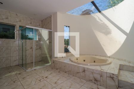 Casa para alugar com 750m², 4 quartos e 6 vagas Casa para alugar com 750m², 4 quartos e 6 vagasBanheiro da Suite 1