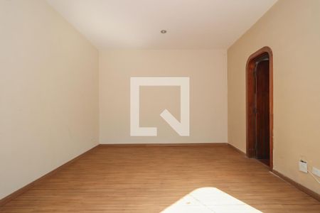 Casa para alugar com 750m², 4 quartos e 6 vagas Casa para alugar com 750m², 4 quartos e 6 vagasSuíte 2