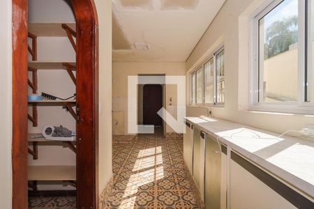 Casa para alugar com 750m², 4 quartos e 6 vagas Casa para alugar com 750m², 4 quartos e 6 vagasCozinha