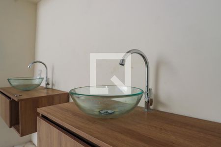 Casa para alugar com 750m², 4 quartos e 6 vagas Casa para alugar com 750m², 4 quartos e 6 vagasBanheiro da Suite 1