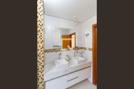 Apartamento à venda com 247m², 4 quartos e 2 vagasBanheiro da suíte 2