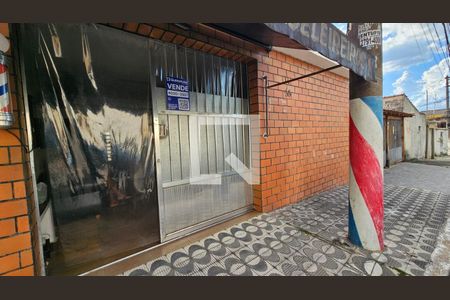 Casa à venda com 111m², 3 quartos e 2 vagas Casa à venda com 111m², 3 quartos e 2 vagasFachada