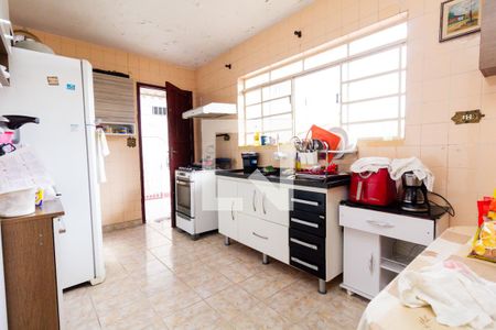 Casa à venda com 111m², 3 quartos e 2 vagas Casa à venda com 111m², 3 quartos e 2 vagasCozinha