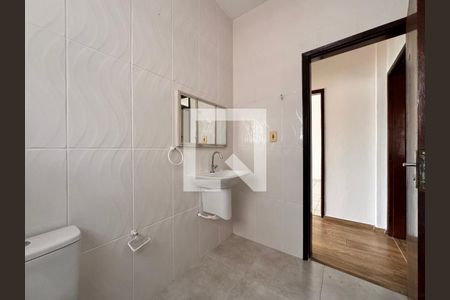 Casa para alugar com 97m², 3 quartos e 1 vaga Casa para alugar com 97m², 3 quartos e 1 vagaBanheiro 2