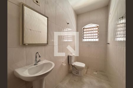 Casa para alugar com 97m², 3 quartos e 1 vaga Casa para alugar com 97m², 3 quartos e 1 vagaBanheiro