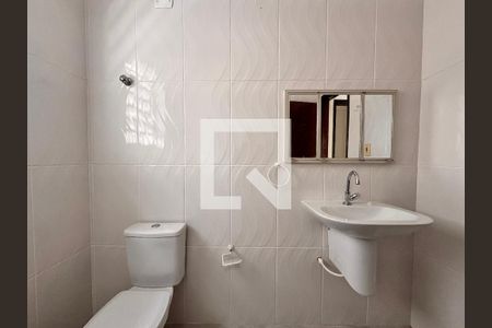Casa para alugar com 97m², 3 quartos e 1 vaga Casa para alugar com 97m², 3 quartos e 1 vagaBanheiro 2