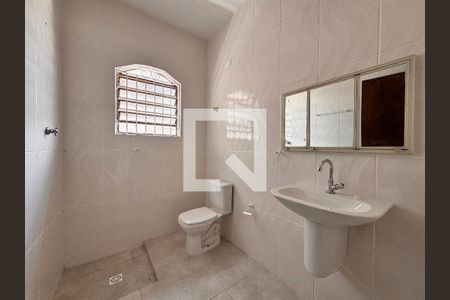 Casa para alugar com 97m², 3 quartos e 1 vaga Casa para alugar com 97m², 3 quartos e 1 vagaBanheiro 2
