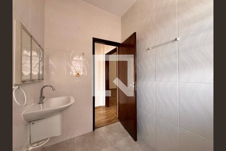 Casa para alugar com 97m², 3 quartos e 1 vaga Casa para alugar com 97m², 3 quartos e 1 vagaBanheiro 2
