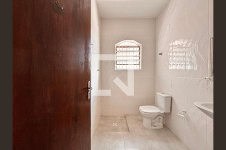 Casa para alugar com 97m², 3 quartos e 1 vaga Casa para alugar com 97m², 3 quartos e 1 vagaBanheiro 2