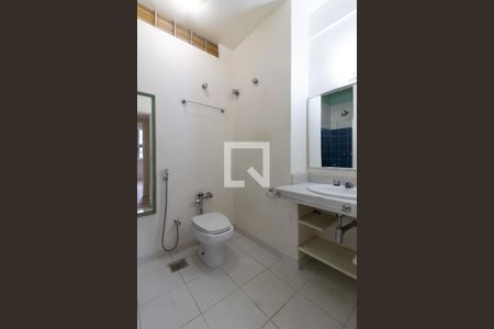 Apartamento à venda com 135m², 3 quartos e 1 vaga Apartamento à venda com 135m², 3 quartos e 1 vagaDetalhe do banheiro social