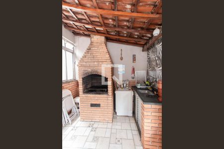 Casa à venda com 240m², 3 quartos e 2 vagasÁrea de Serviço