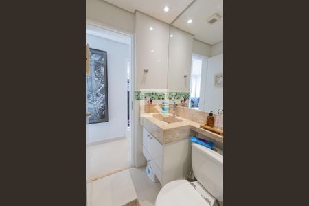 Apartamento à venda com 120m², 3 quartos e 3 vagas Apartamento à venda com 120m², 3 quartos e 3 vagasBanheiro Social