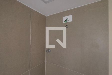 Banheiro de apartamento à venda com 1 quarto, 32m² em Vila Madalena, São Paulo