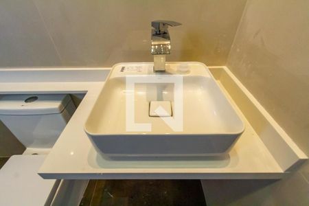 Casa à venda com 253m², 3 quartos e 4 vagasBanheiro da Suíte 1