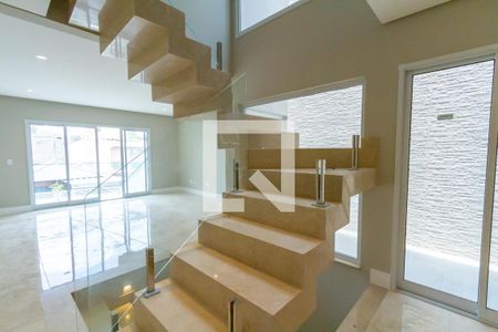 Casa à venda com 253m², 3 quartos e 4 vagasEscada