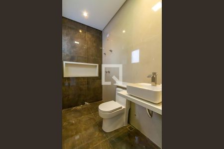 Casa à venda com 253m², 3 quartos e 4 vagasBanheiro da Suíte 1