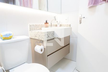 Apartamento à venda com 70m², 3 quartos e 2 vagas Apartamento à venda com 70m², 3 quartos e 2 vagasBanheiro da Suíte