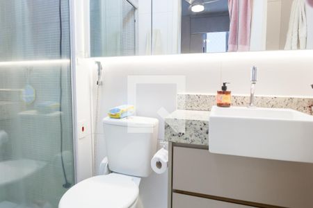 Apartamento à venda com 70m², 3 quartos e 2 vagas Apartamento à venda com 70m², 3 quartos e 2 vagasBanheiro da Suíte