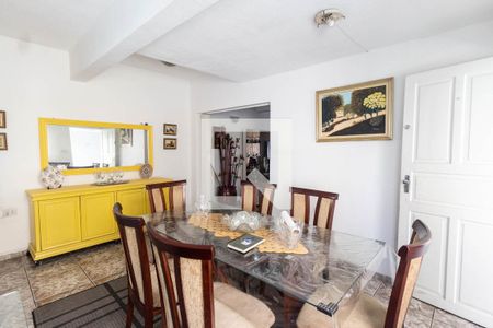 Casa à venda com 150m², 3 quartos e 2 vagas Casa à venda com 150m², 3 quartos e 2 vagasCozinha