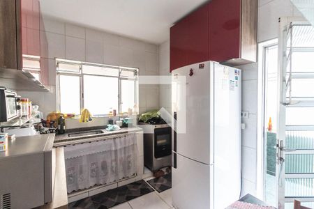 Casa à venda com 150m², 3 quartos e 2 vagas Casa à venda com 150m², 3 quartos e 2 vagasCozinha