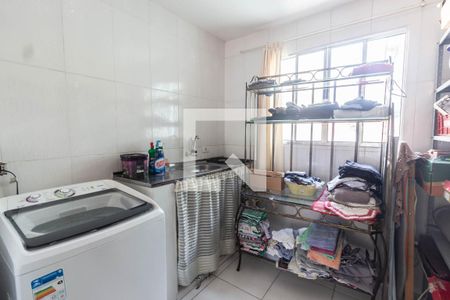 Casa à venda com 150m², 3 quartos e 2 vagas Casa à venda com 150m², 3 quartos e 2 vagasÁrea de serviço 1